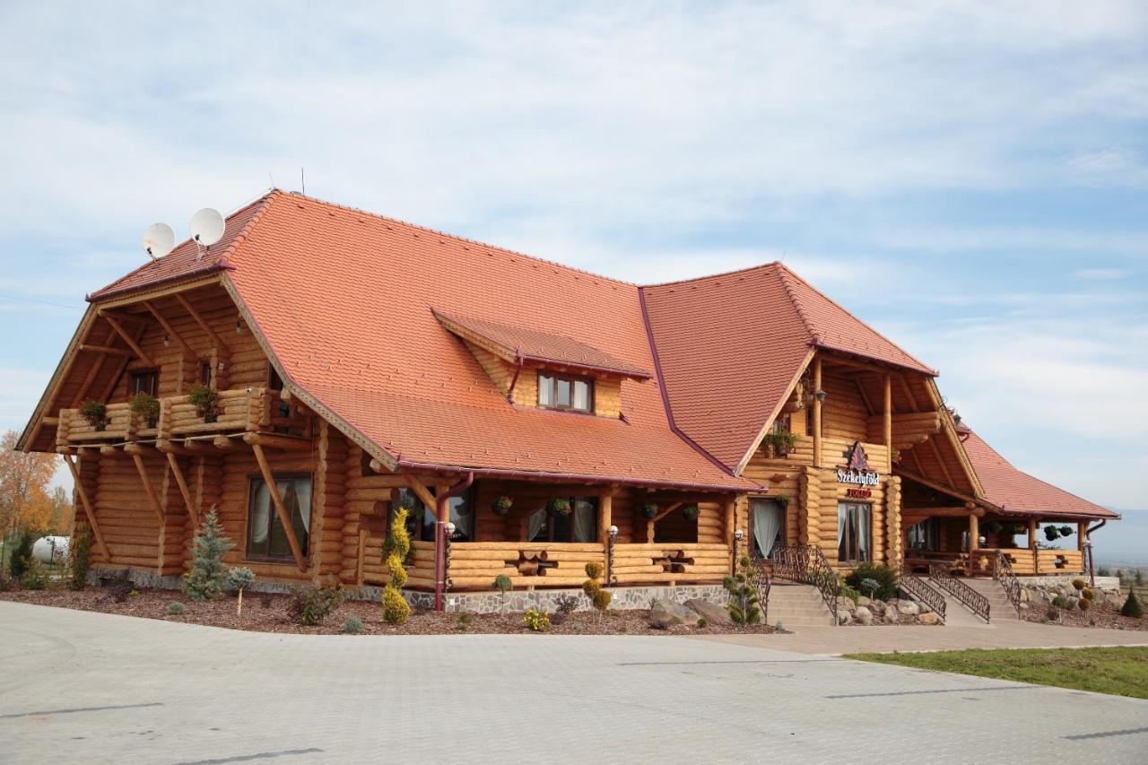 Hotel Szekelyfoeld Fogado Borzont Exterior foto